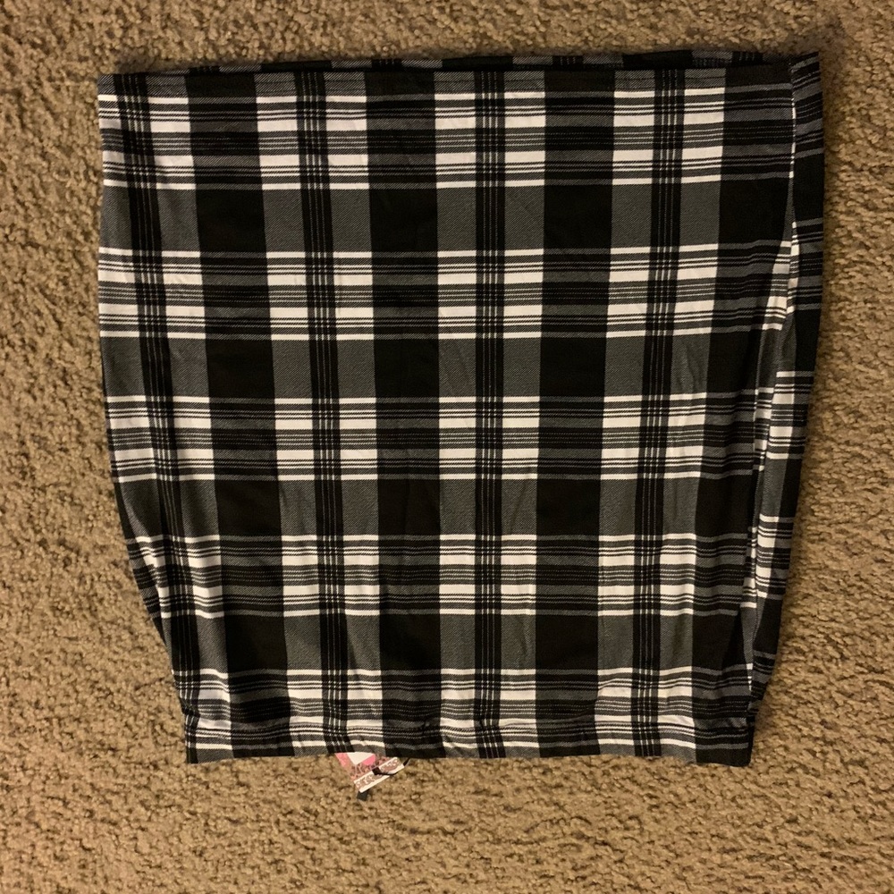 black & white plaid mini skirt
